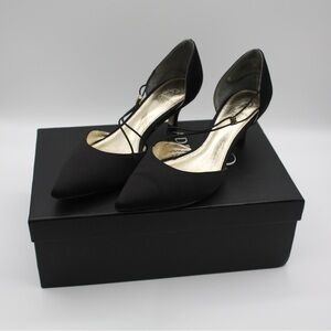 Adrianna Papell Women’s Lacy Pumps Size 7